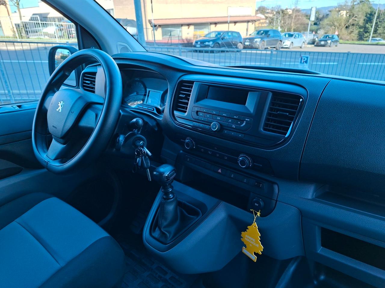 Peugeot Expert BlueHDi 115 S&S PC-TN Furgone CON GANCIO