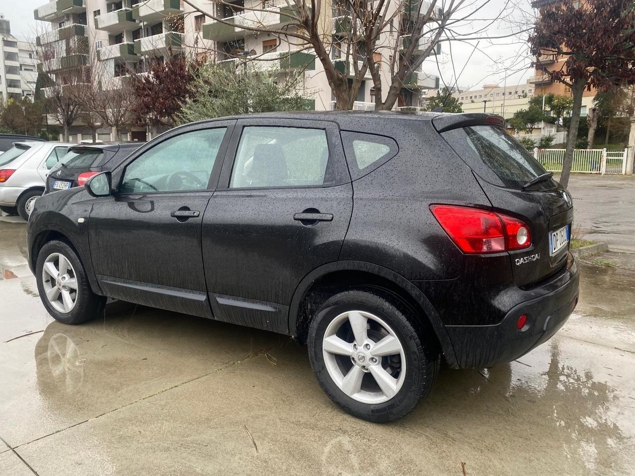 Nissan Qashqai 2.0 diesel 4x4 tetto panoramico