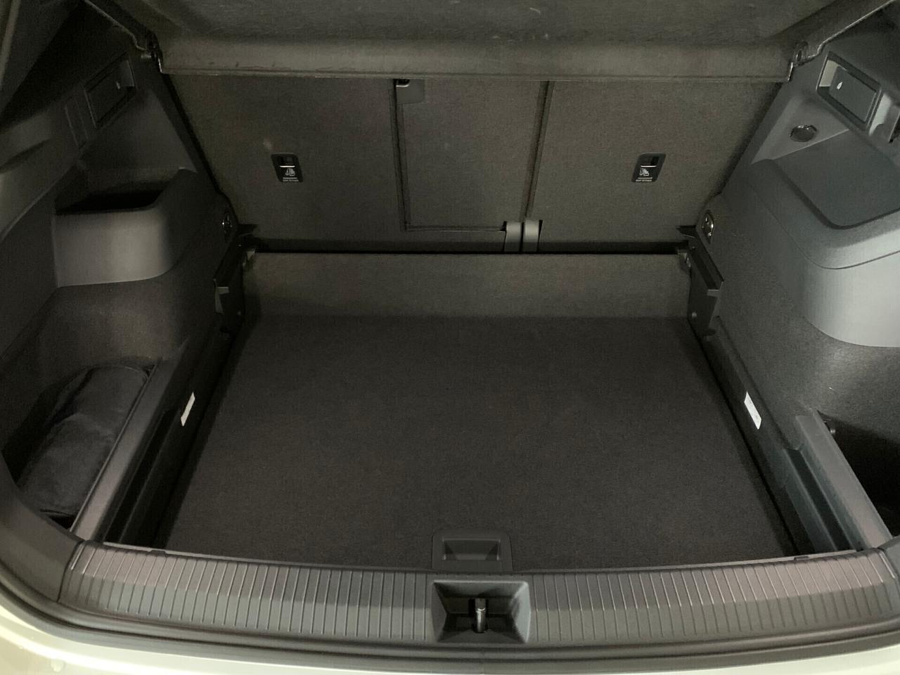 Volkswagen Tiguan R-Line eTSI GARANZIA UFFICIALE 2028