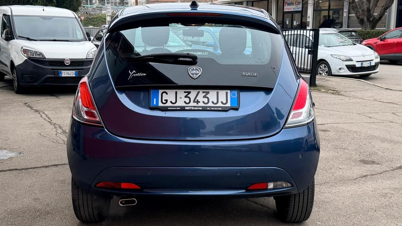 Lancia Ypsilon 1.0 FireFly 5 porte S&S Hybrid Ecochic A. Ferretti