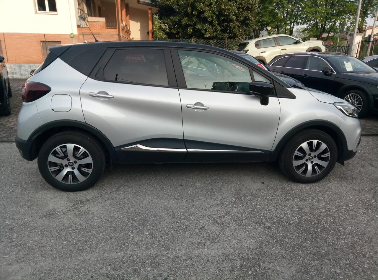 Renault Captur TCe 12V 90 CV Business iNTENSE