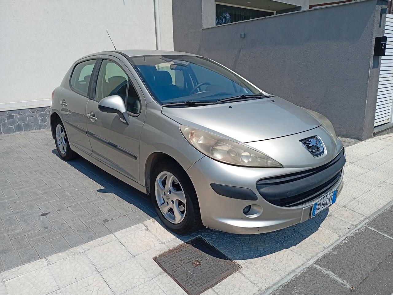 Peugeot 207 1.4 HDi 70CV 5p. ONE Line