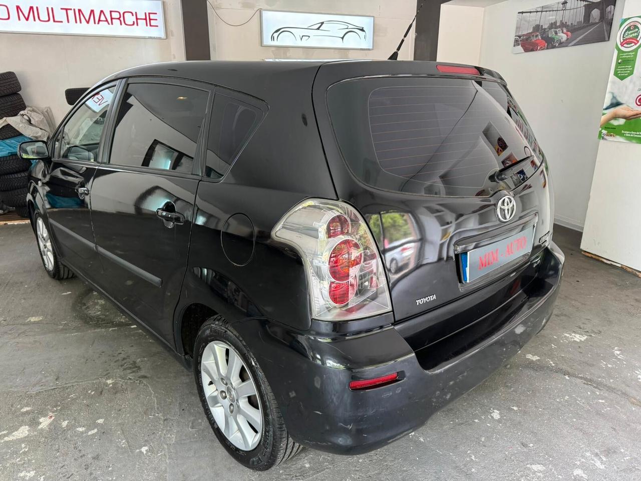 Toyota Corolla Verso 2.2 16V D-4D Sol NEOPATENTI