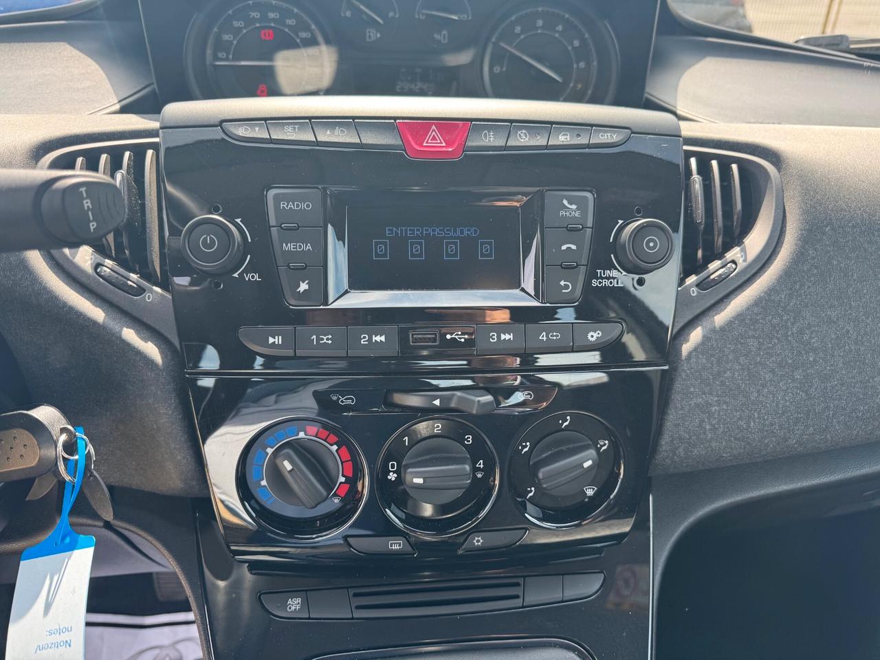 Lancia Ypsilon 1.0 FireFly 5 porte S&S Hybrid Silver Plus