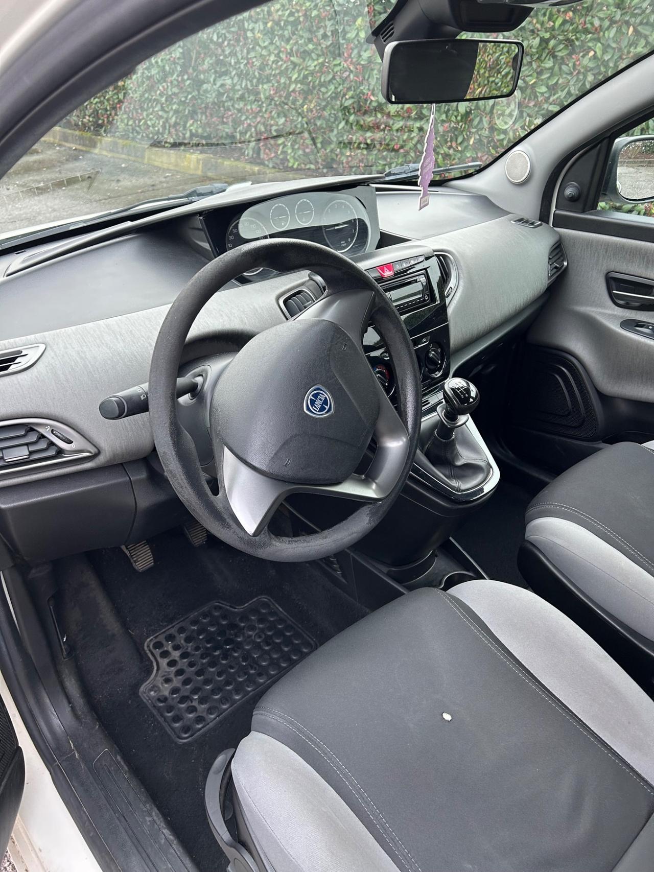 Lancia Ypsilon 1.2 69 CV 5 porte GPL Ecochic Gold