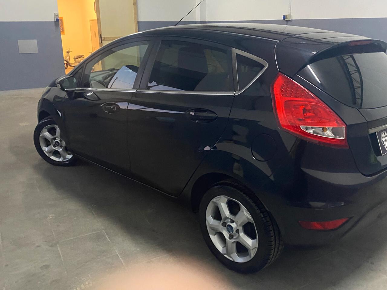 Ford Fiesta 1.4 5 porte Bz.- GPL Titanium/conto vendita