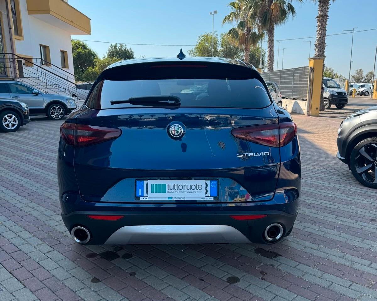Alfa Romeo Stelvio 2.2 Turbodiesel 190 CV AT8 RWD