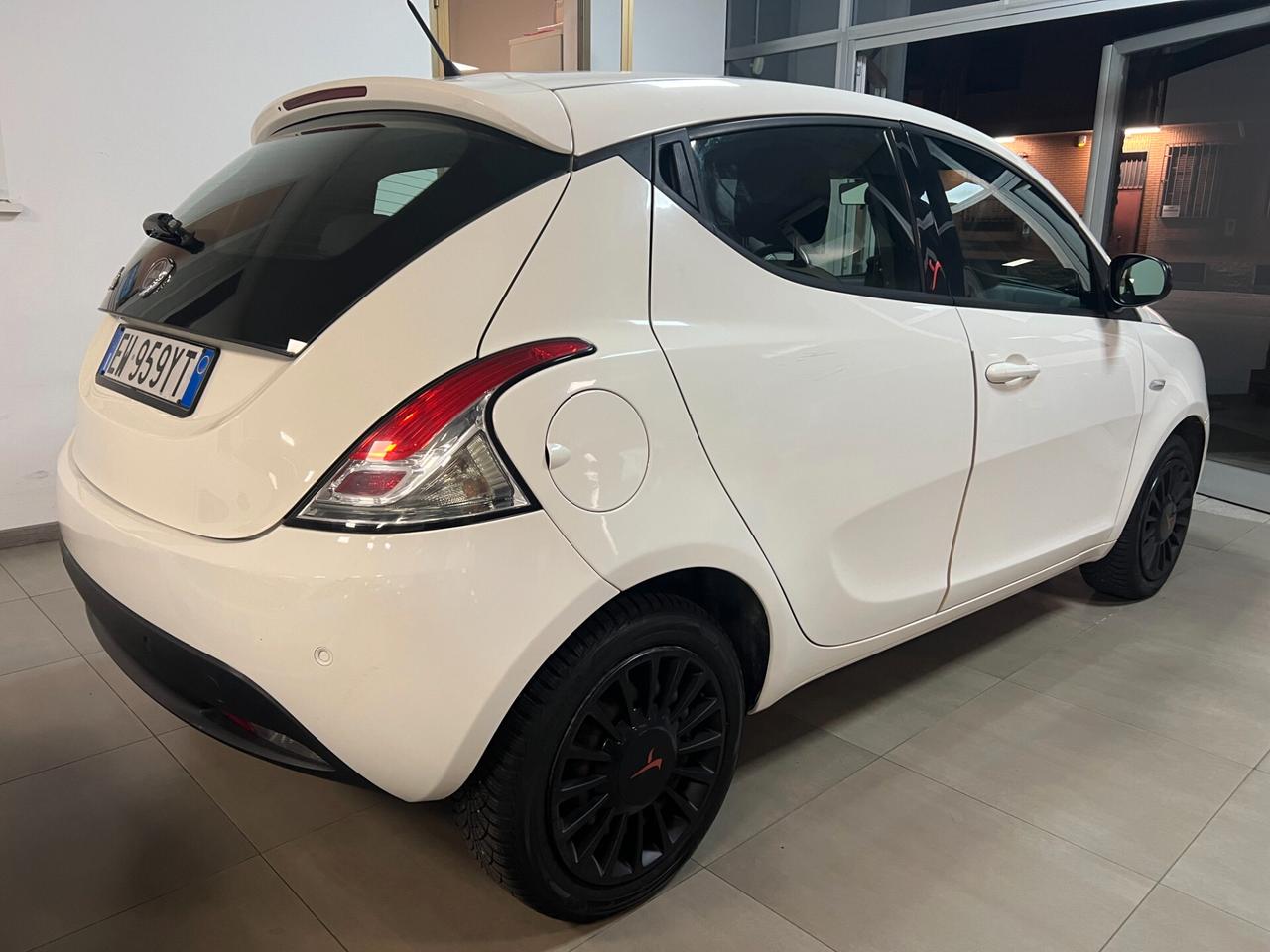Lancia Ypsilon 1.2 69 CV 5 porte GPL Ecochic Gold