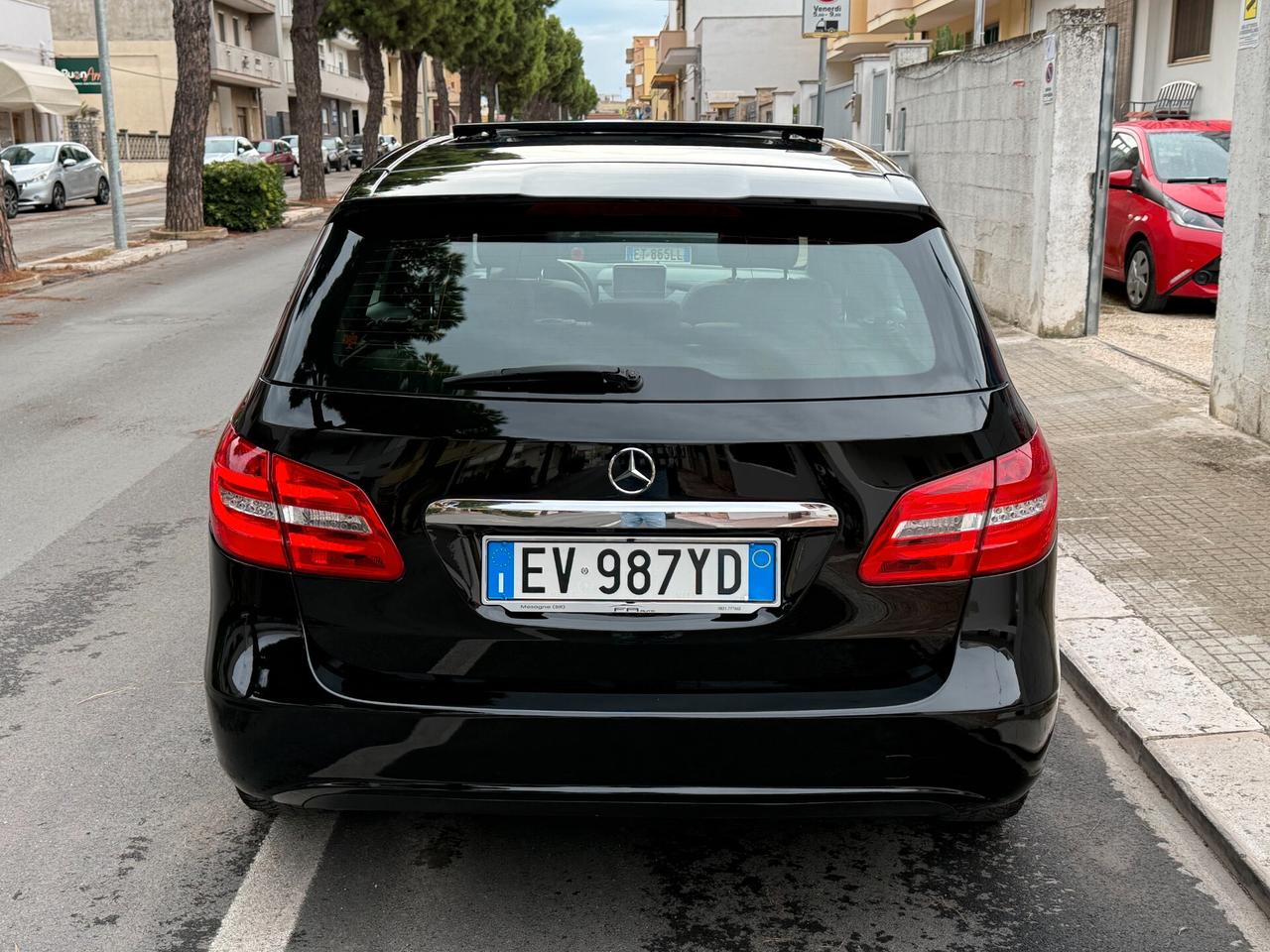 MercedesBenz B 180 CDI *TETTO *PELLE TOTALE - 2014