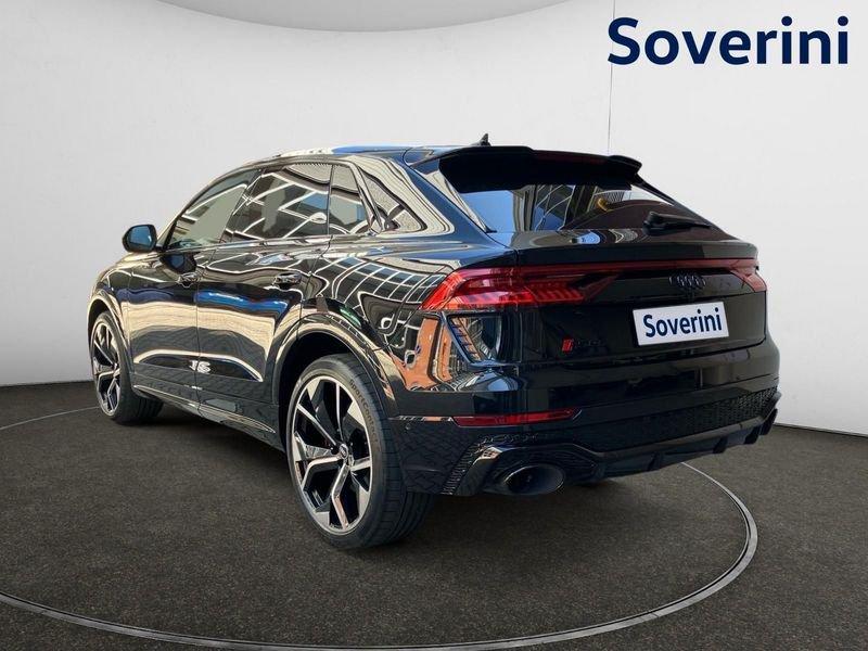 Audi Q8 RS TFSI V8 quattro tiptronic