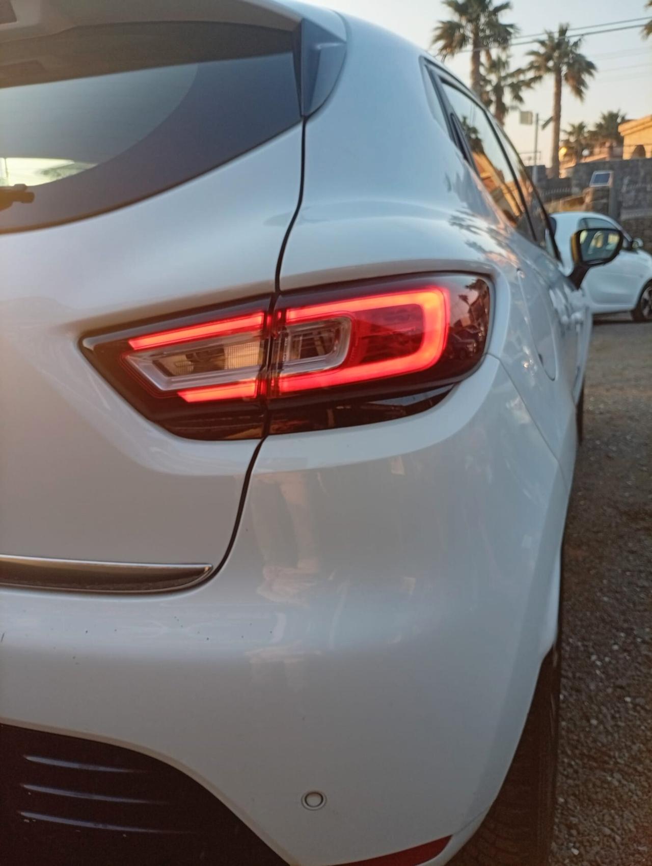 Renault Clio dCi 8V 75 CV 5 porte Moschino Life