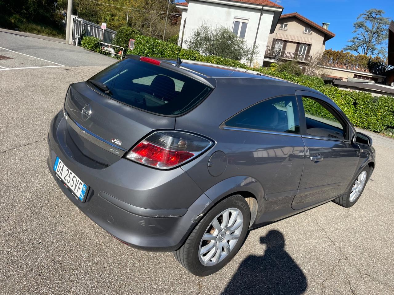 Opel Astra GTC 1.7 CDTI