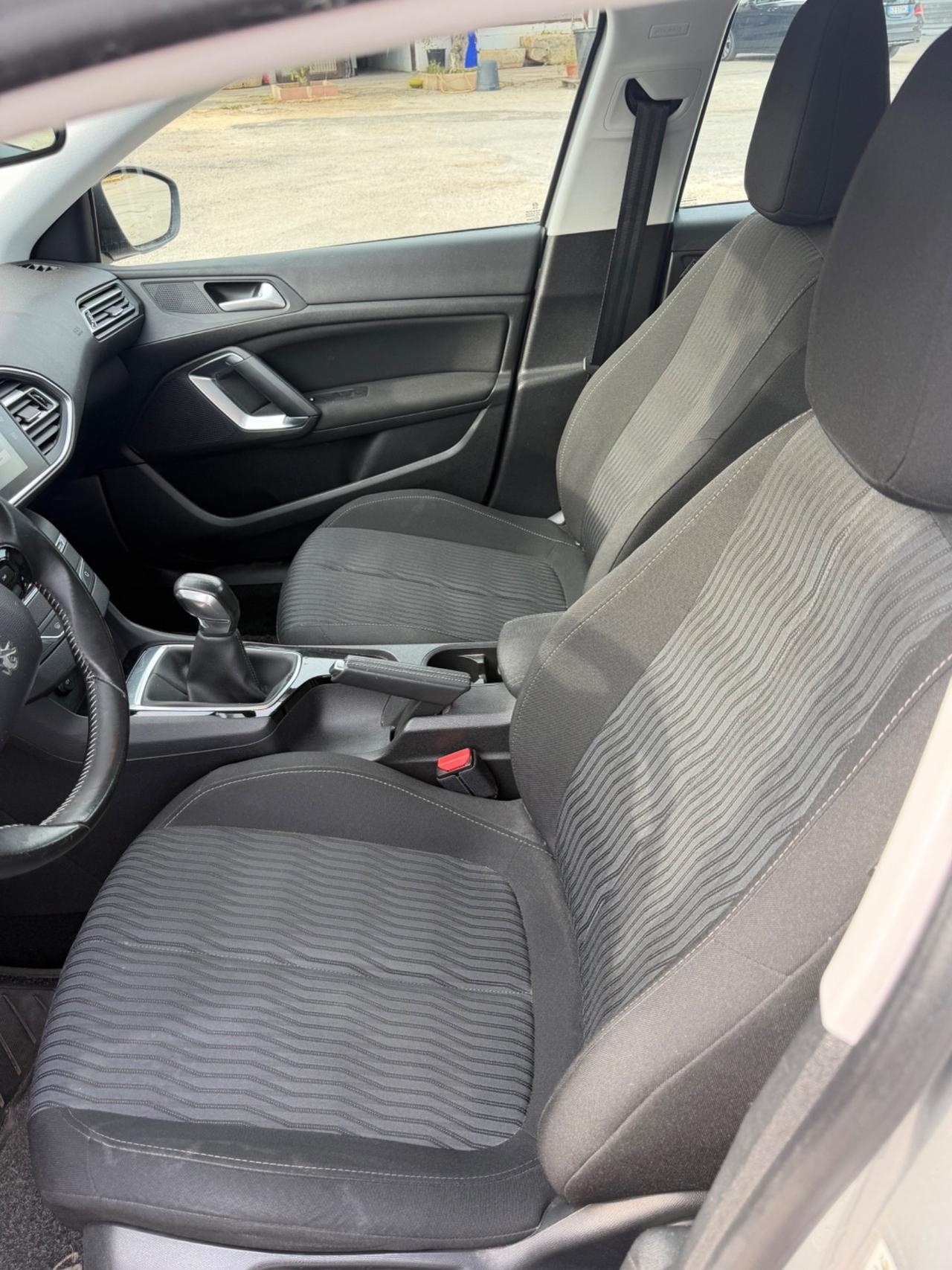 Peugeot 308 BlueHDi 100 S&S SW Business
