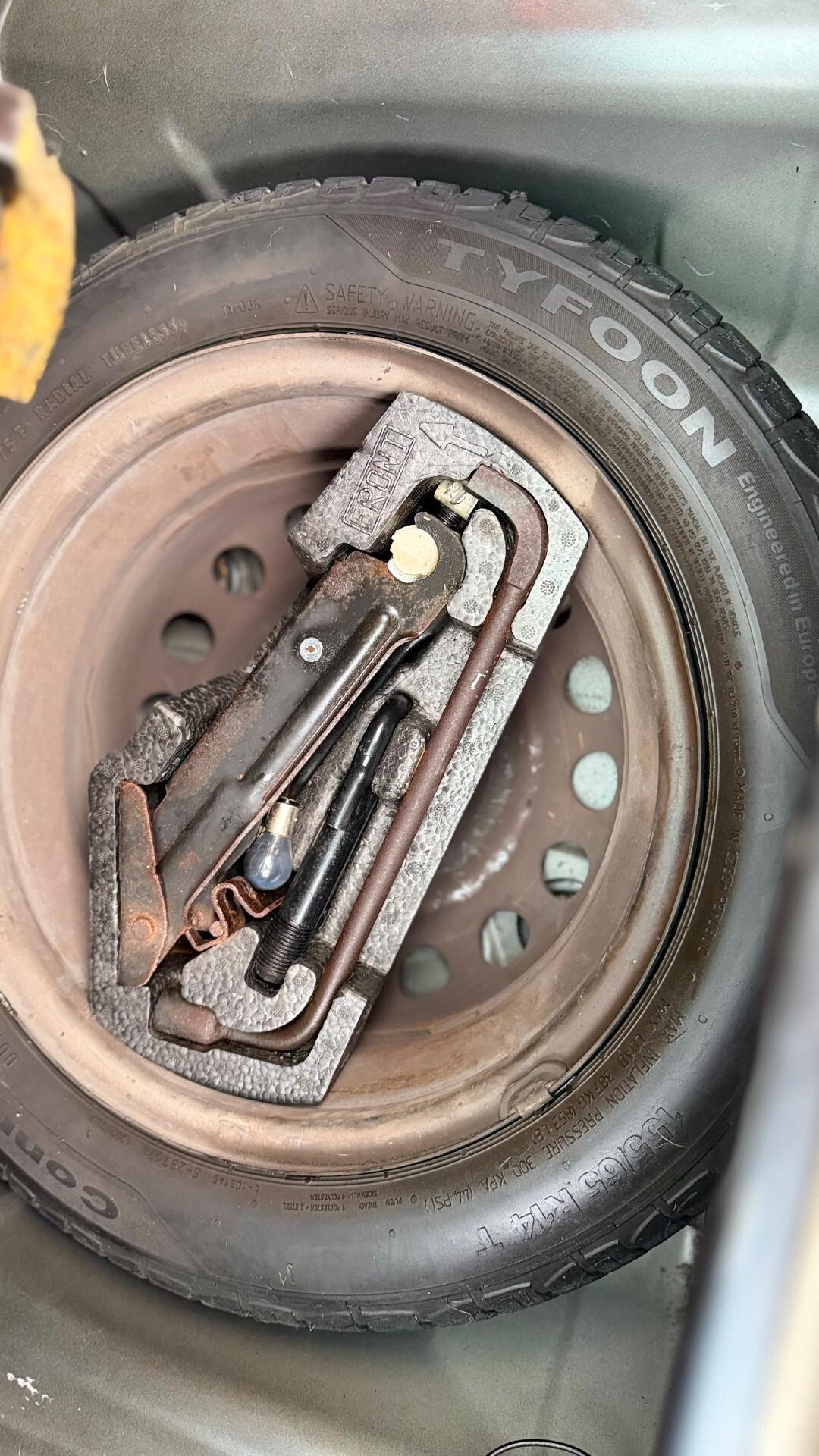 Peugeot 107 1.0 68CV 5p. Sweet Years AUTOMATICA