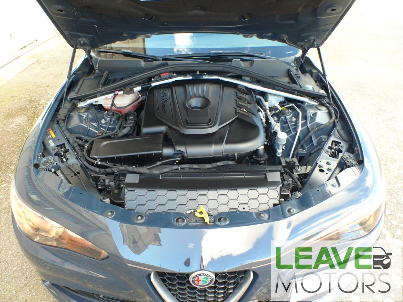 Alfa Romeo Giulia 180 CV AT8 Sport (M1487)