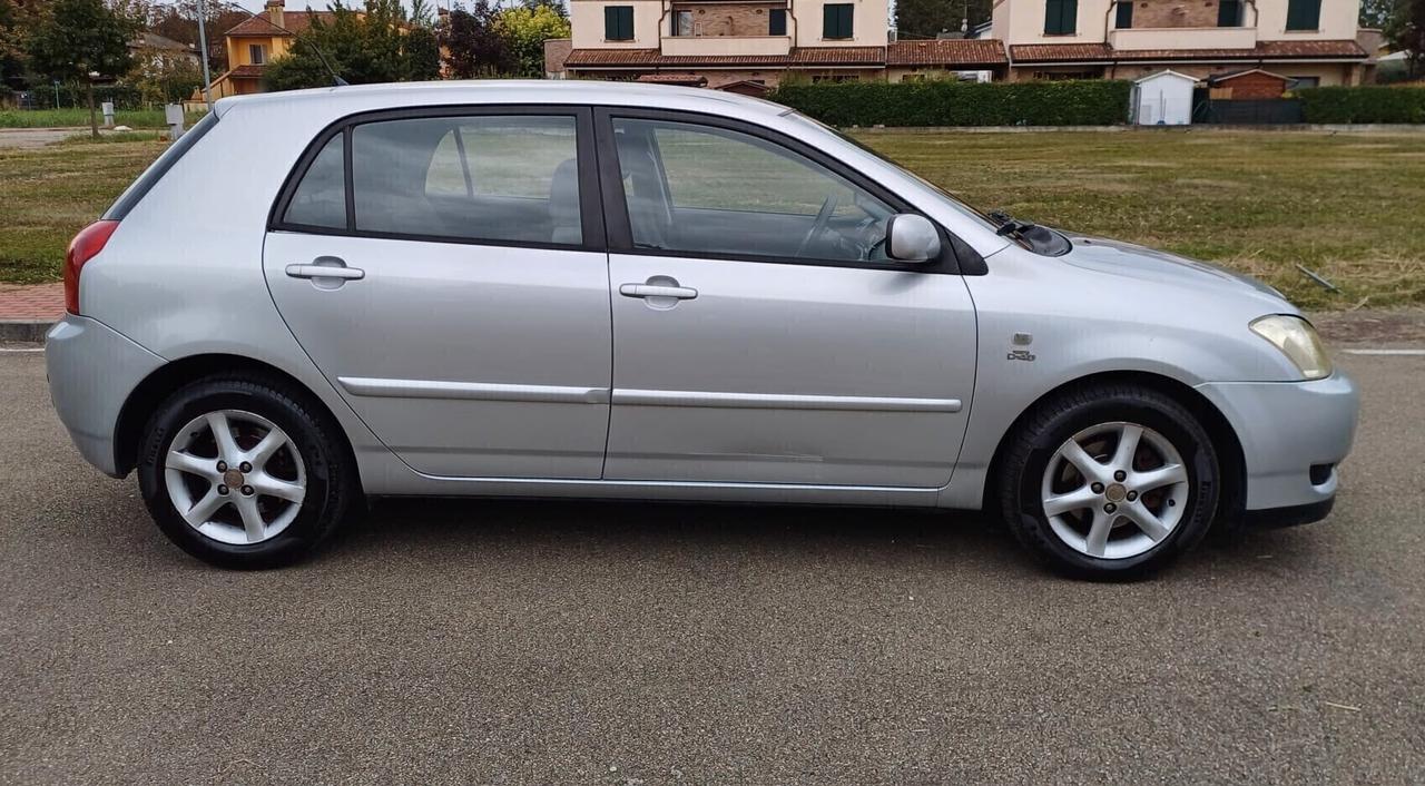 Toyota Corolla 2.0 16V D-4D 5 porte