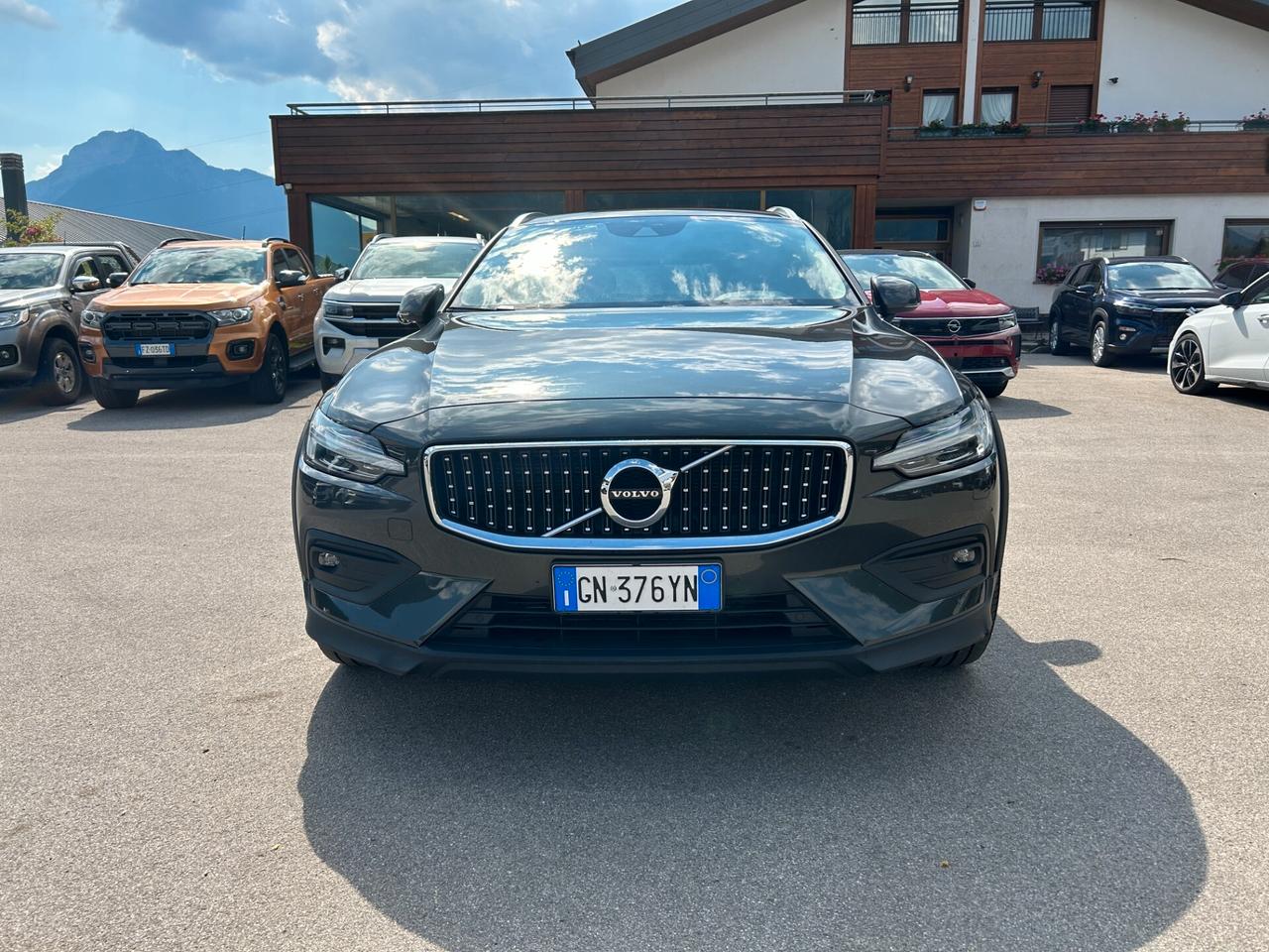 Volvo V60 Cross Country V60 Cross Country B4 (d) AWD automatico Ultimate