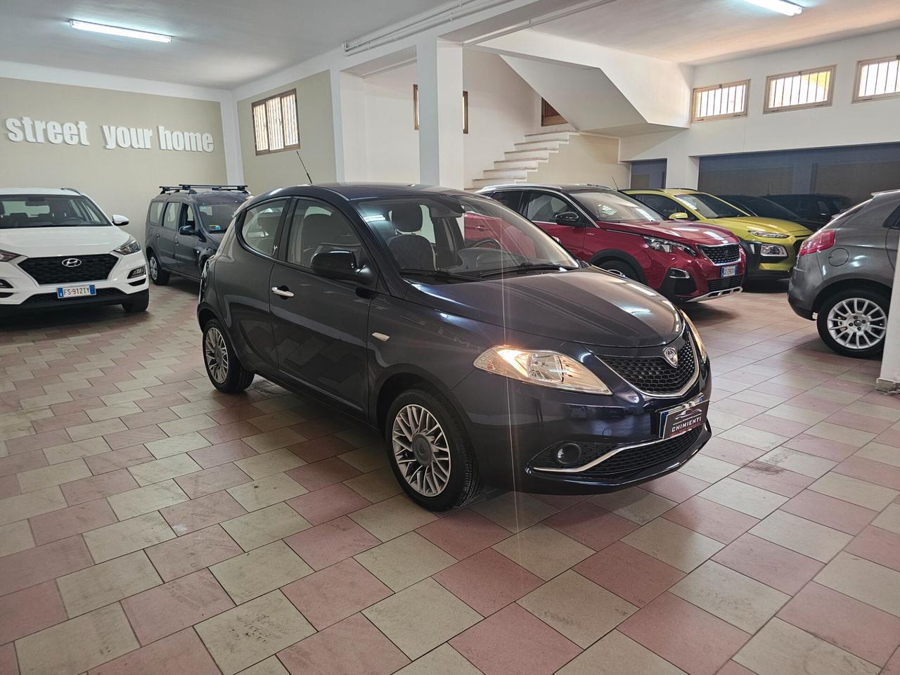 Lancia Ypsilon 1.2 69 CV 5 porte GPL Ecochic Gold