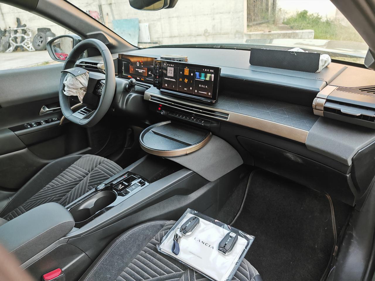 Lancia Ypsilon 1.2 100cv Hybrid e-DCT LX
