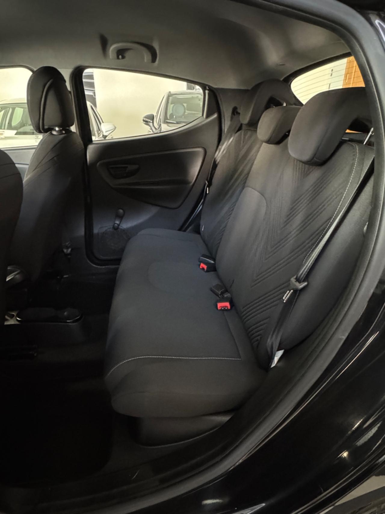 Lancia Ypsilon 1.0 FireFly 5 porte S&S Hybrid Gold