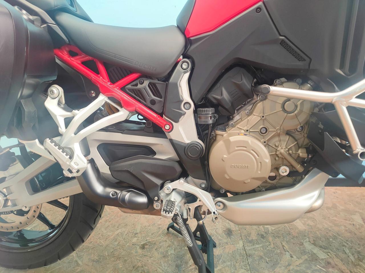 Ducati Multistrada V4 S Travel Radar