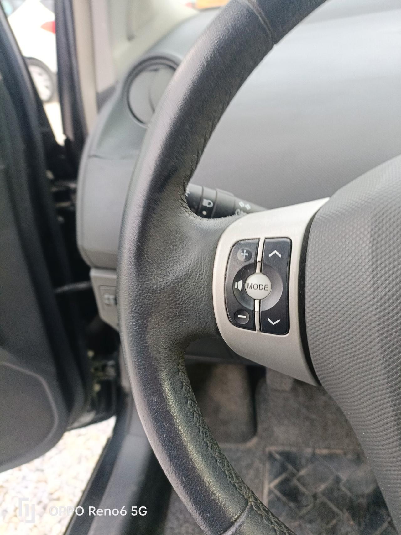 Toyota Yaris 1.3 5 porte Sol