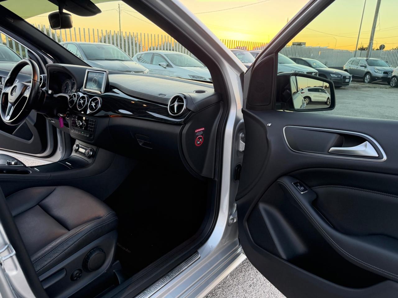 MERCEDES-BENZ B 220 CDI 170CV IPERFULL TETTO MY14