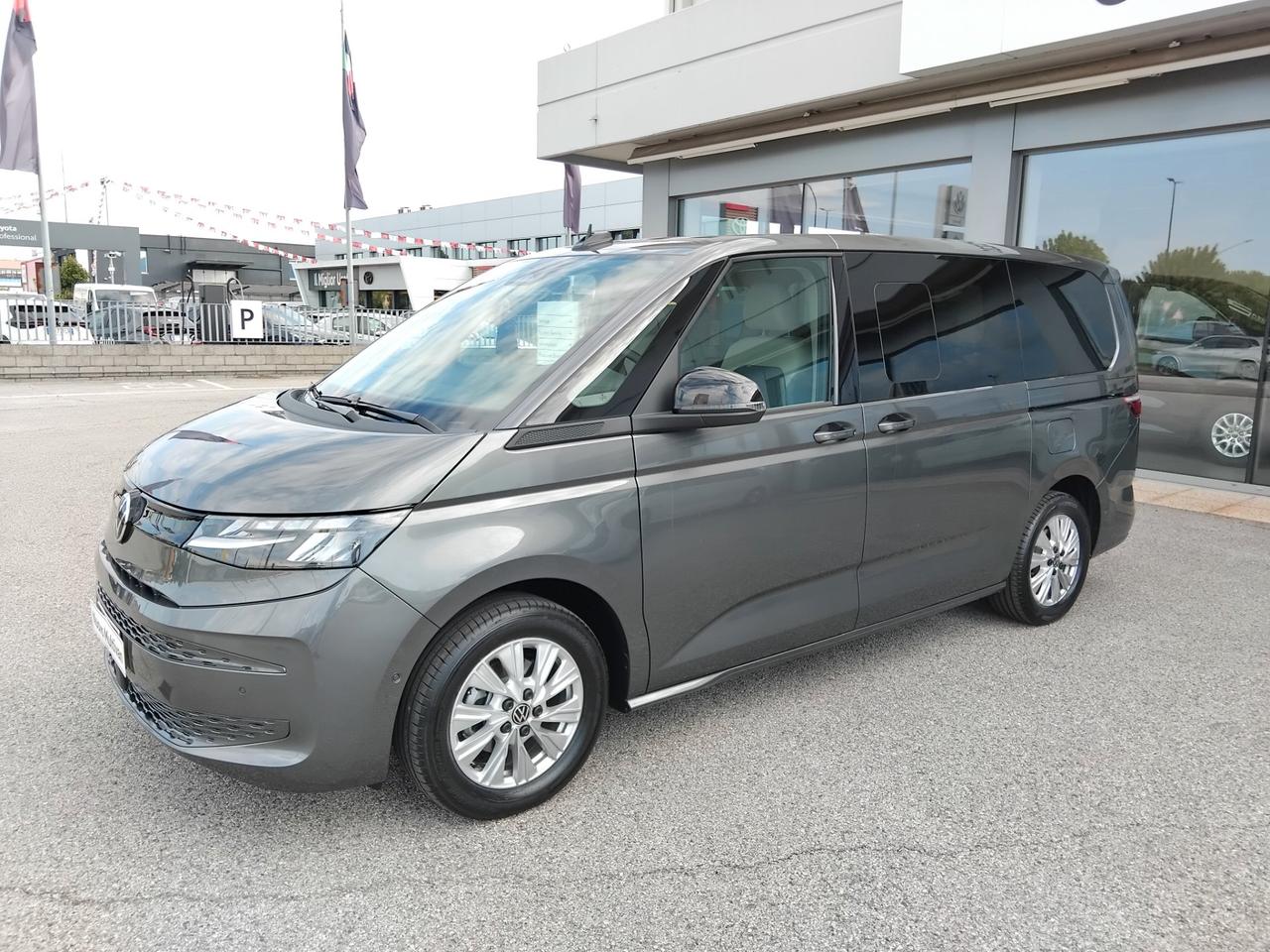 Volkswagen T7 Multivan SPACE PASSO LUNGO 8 POSTI 2.0TDI 110kW ant. DSG