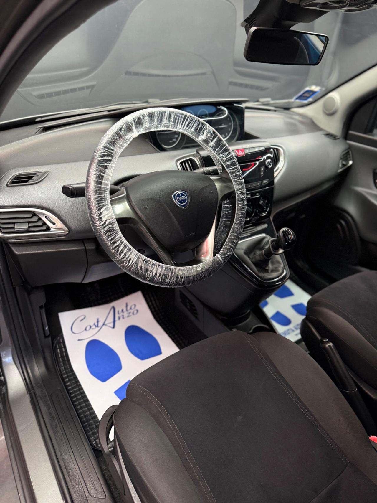 Lancia Ypsilon 1.2 GPL Ecochic Silver 2013