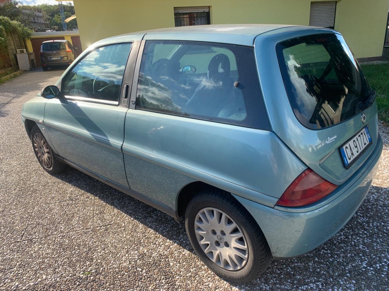 Lancia Y 1.2i NEOPATENTATI