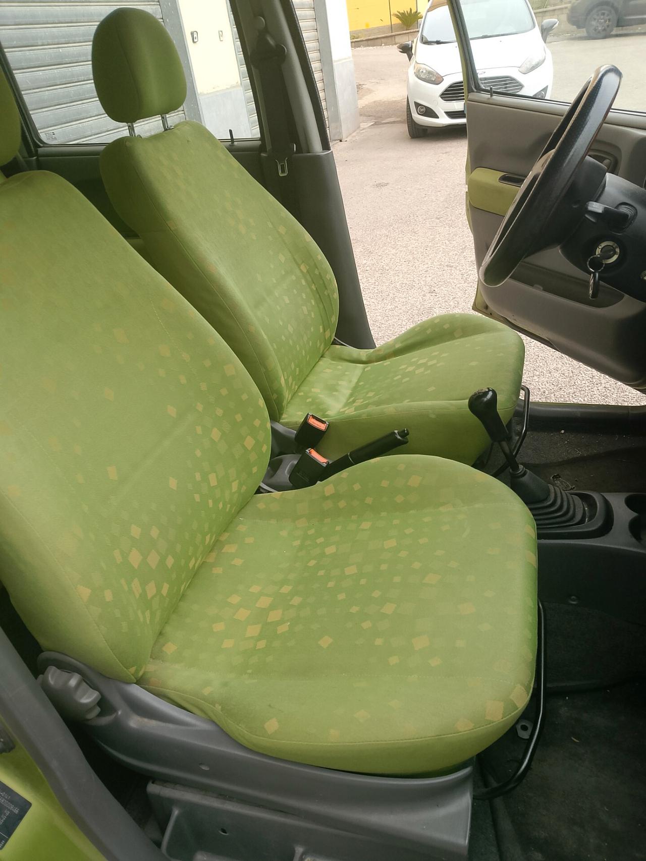 Opel Agila 1.2 16V Color Edition