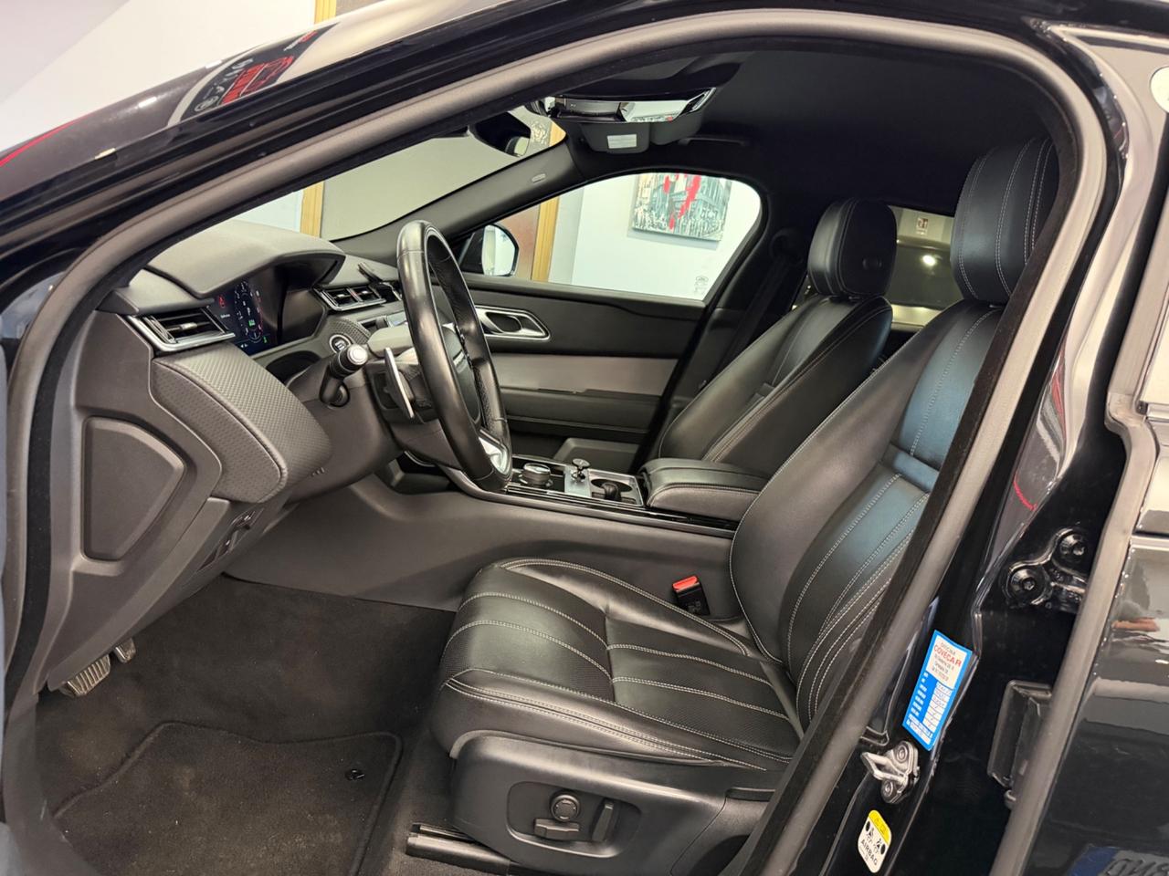 LAND ROVER RANGE ROVER VELAR (2017) RANGE ROVER VELAR 2.0D I4 240 CV R-DYNAMIC HSE (177 KW) Valore di listino: € 86200
