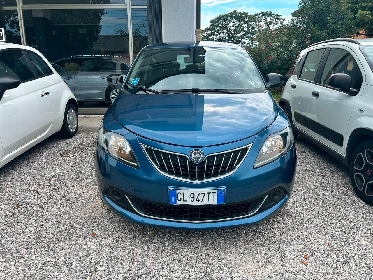 Lancia Ypsilon 1.0 FireFly 5 porte S&S Hybrid Ecochic Silver