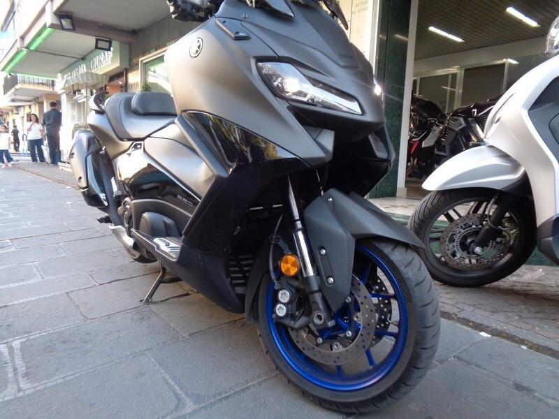 Yamaha T-Max 560 2024 0 SINISTRI