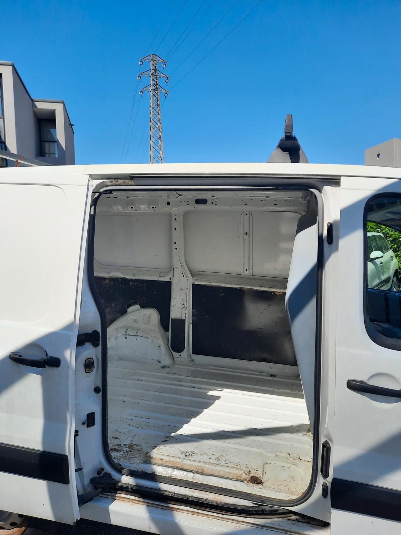 Citroen Jumpy 29 2.0 HDi/125 PR.IVATO AP PL-TN Furgone