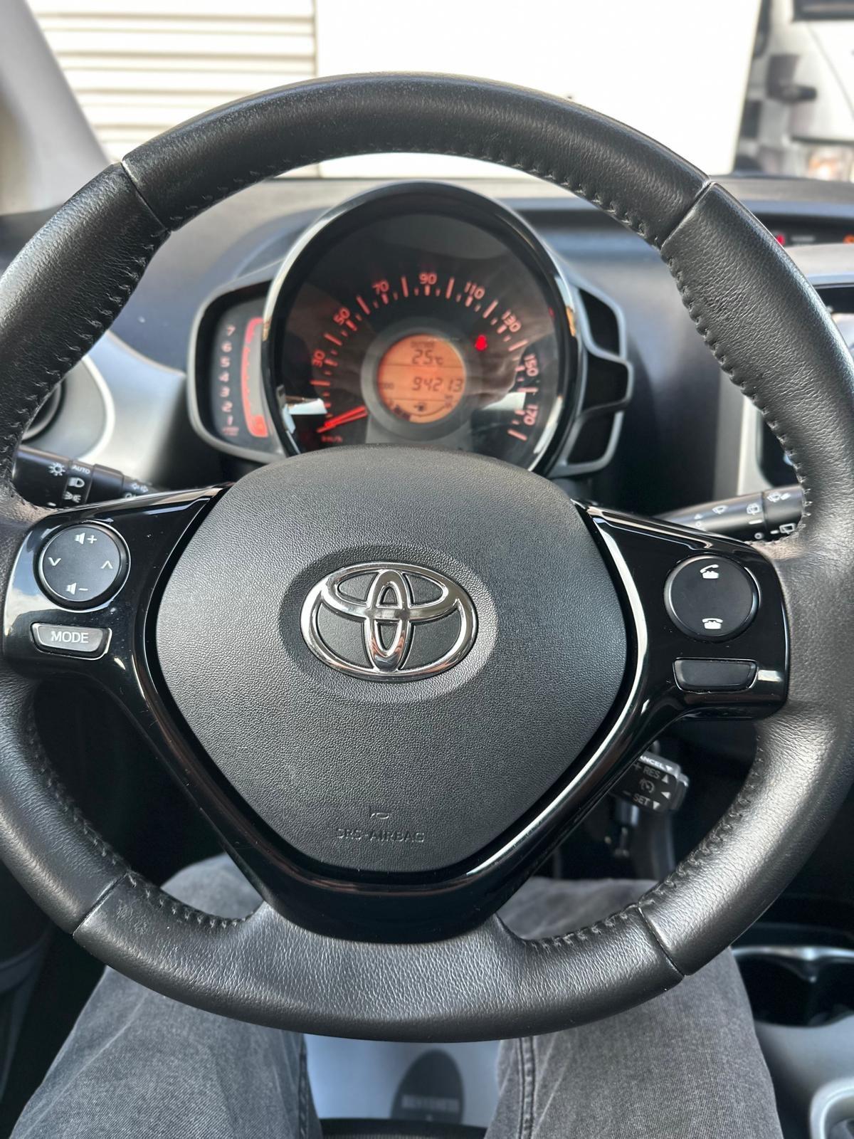 Toyota Aygo 1.0 VVT-i 69 CV 5 porte x-clusiv