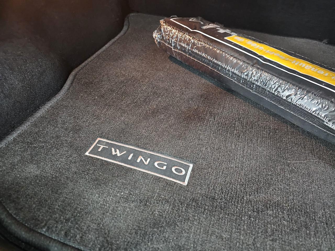 NUOVA RENAULT TWINGO INTENS SCe 1.0 BENZ 73CV