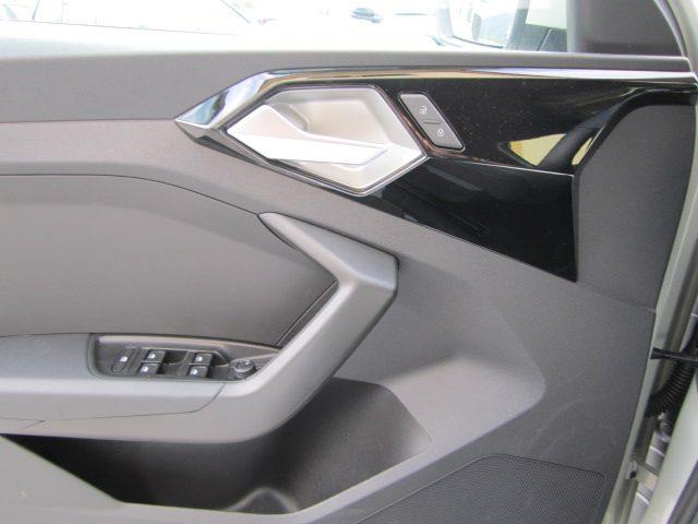 AUDI A1 30 TFSI S tronic Business cerchi 17"