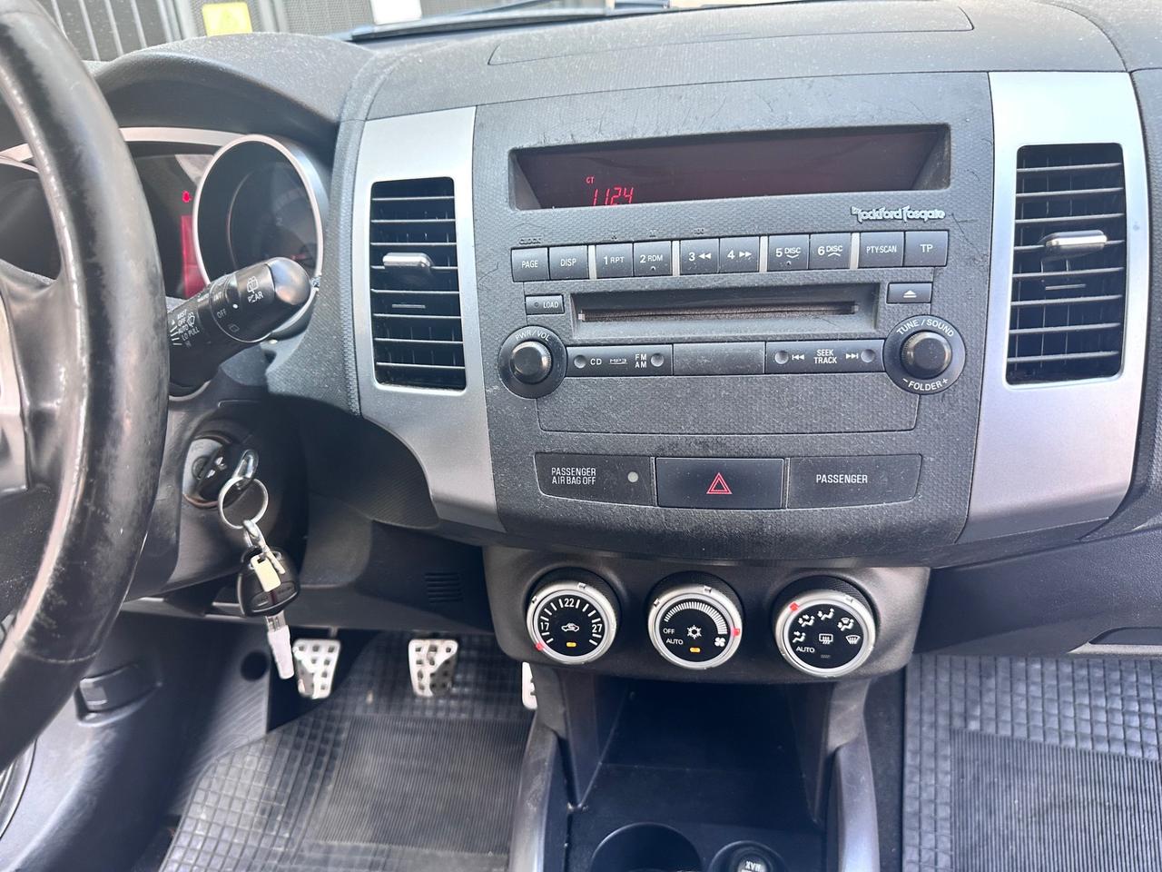 Mitsubishi Outlander 2.0 DI-D un vero 7 posti 4x4