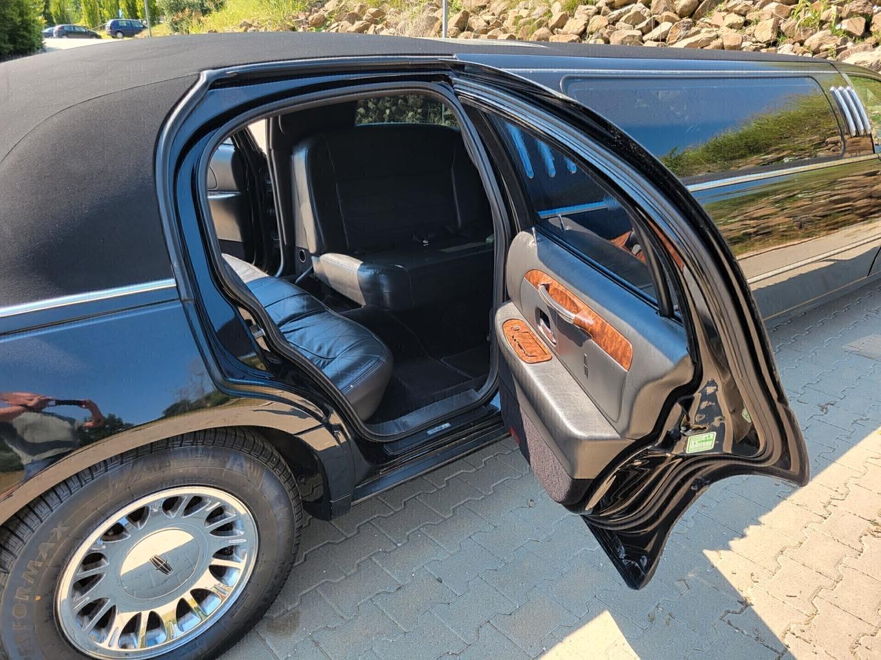 Limousine Lincoln Town car V8 4.6cc 209cv Benz/Gpl