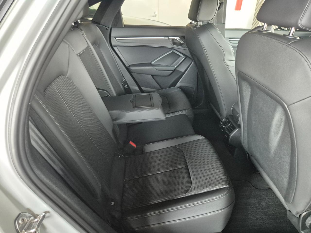 Audi Q3 SPB 35 TDI S tronic Identity Black