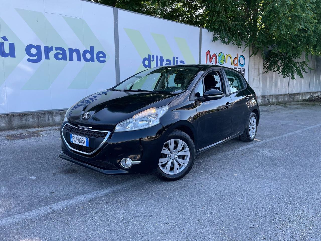 Peugeot 208 1.4 HDi 68 CV 5 porte in perfette condizioni