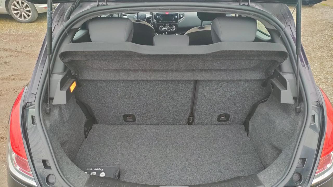 Lancia Ypsilon 5 Porte Ypsilon 1.2 8v Elefantino ecochic Gpl 69cv