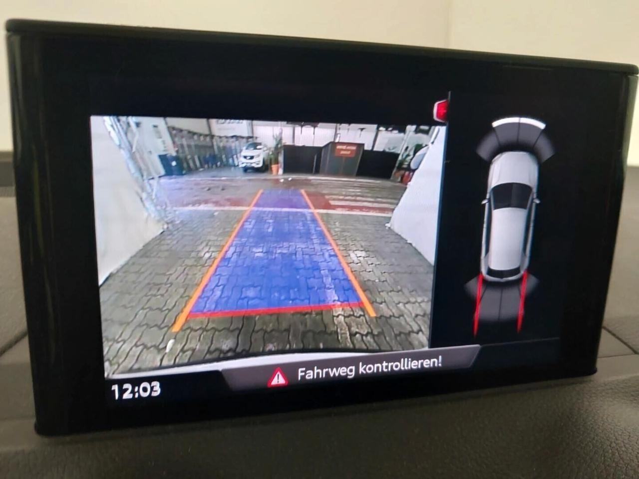 Audi Q2 30 TDI Business (in arrivo da audi center)