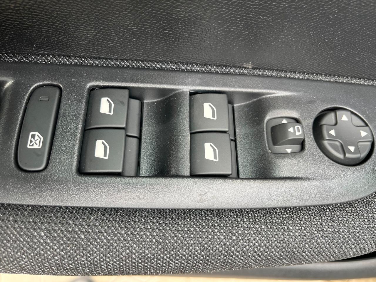 Peugeot 208 Hybrid 110 e-DCS6 Business Automatic Km0