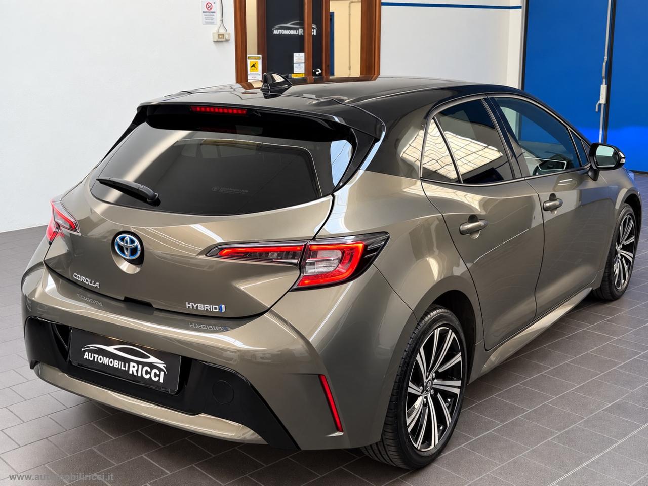 TOYOTA Corolla 1.8 Hybrid Style