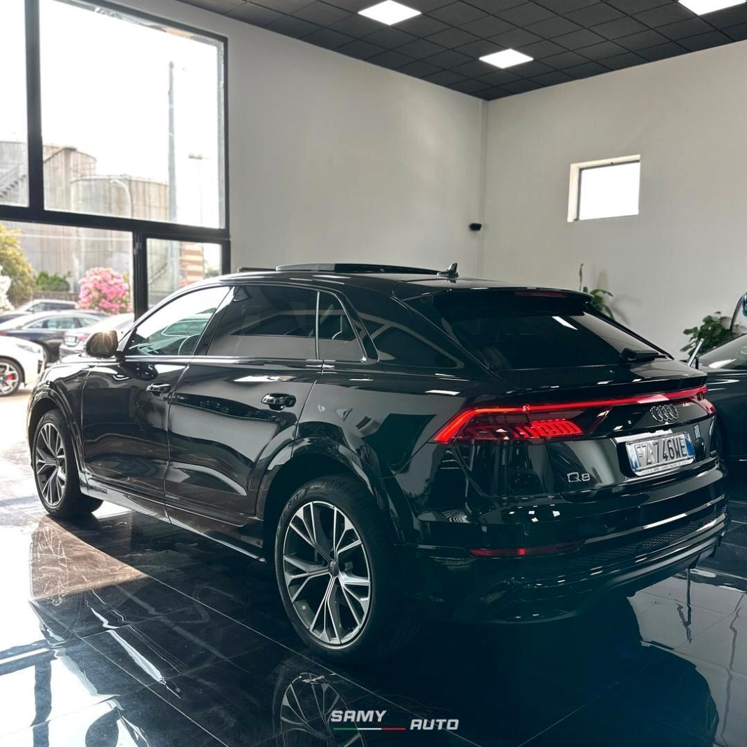 Audi Q8 55 TFSI quattro tiptronic Sport