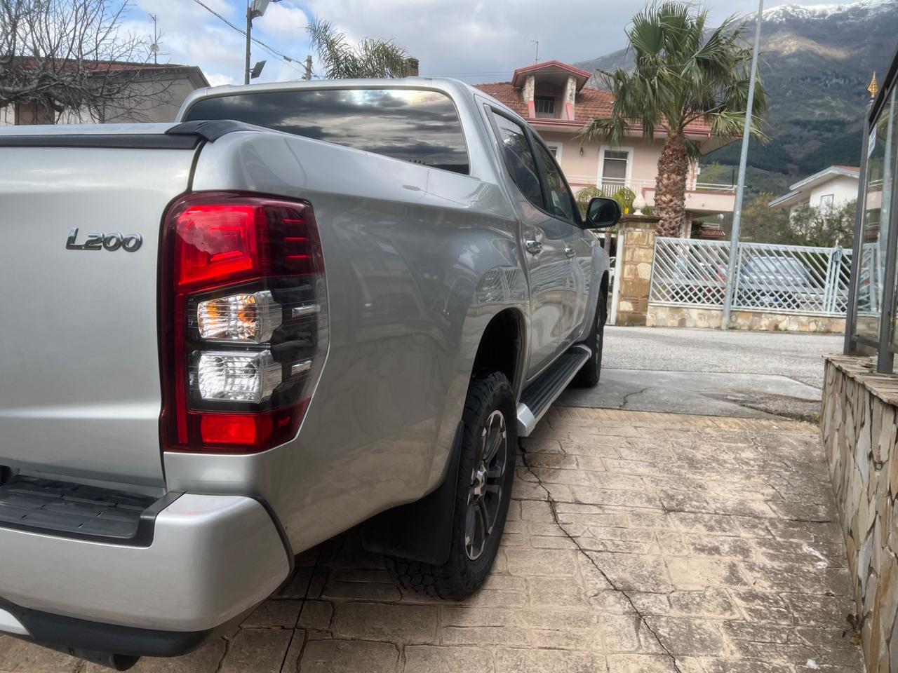 Mitsubishi L200 2.3 D Double Cab 4x4 Super Select Intense