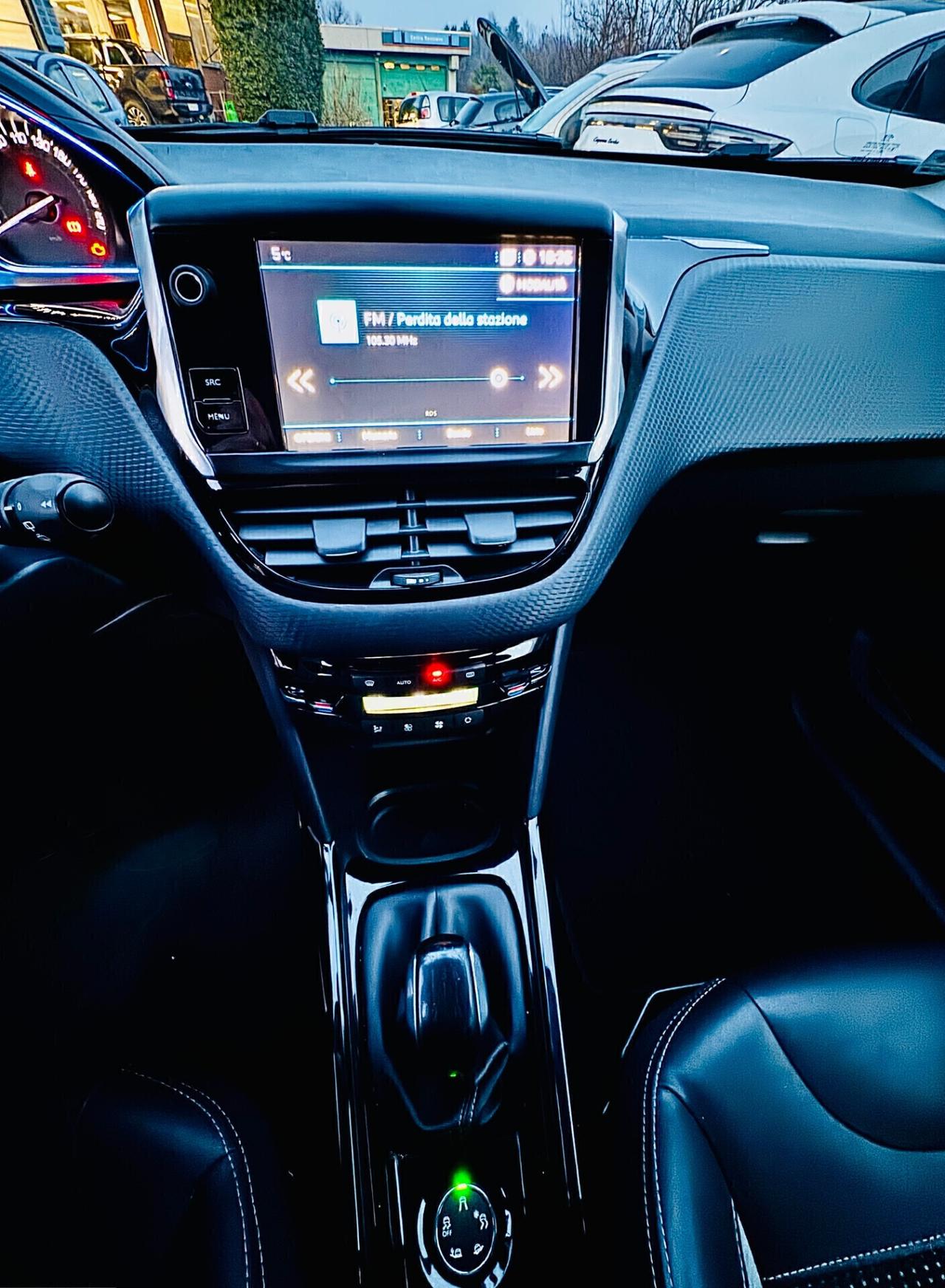 Peugeot 2008 PureTech Turbo 110 S&S Black Matt