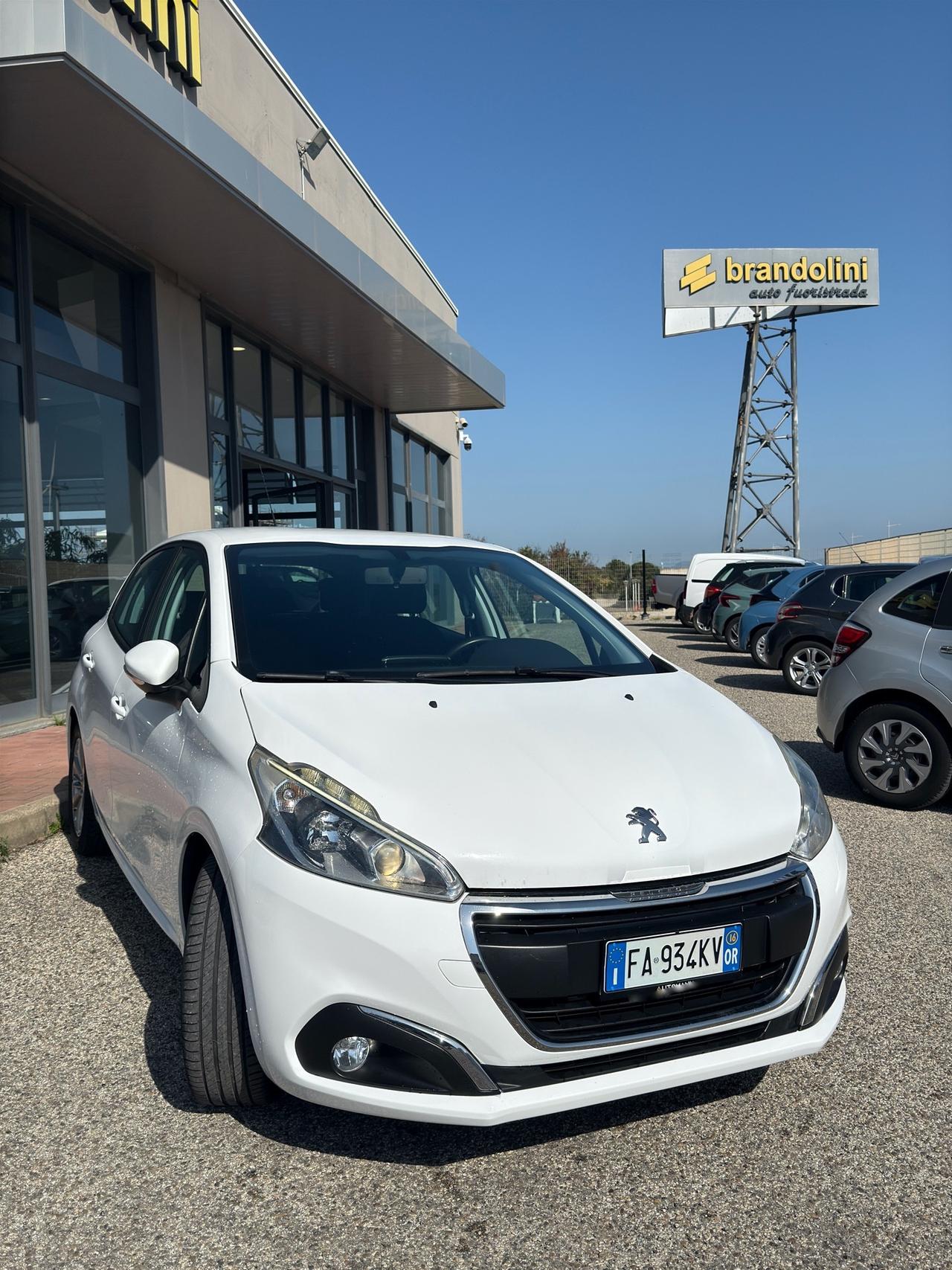 PEUGEOT 208 1.2 ALLURE my16" 79000KM UNIPROP.